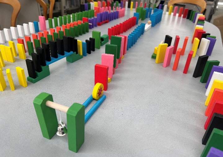 みんなでドミノの様子