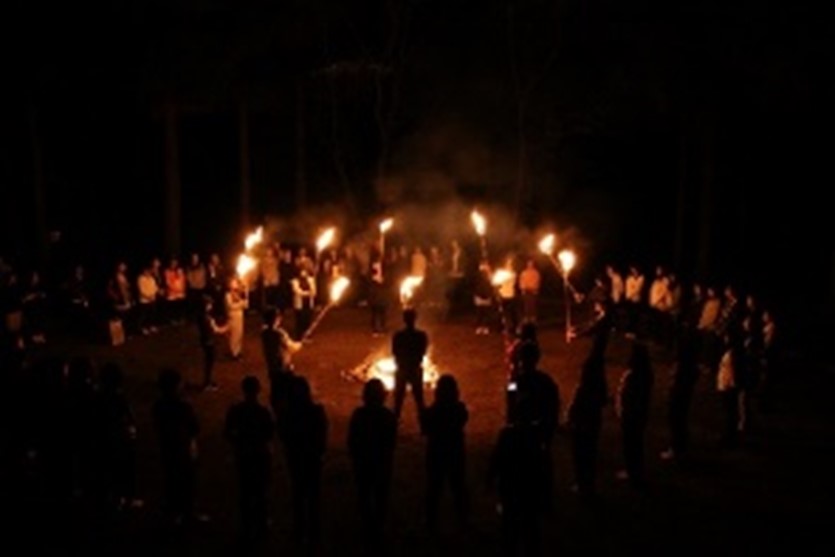 キャンプファイヤーの様子